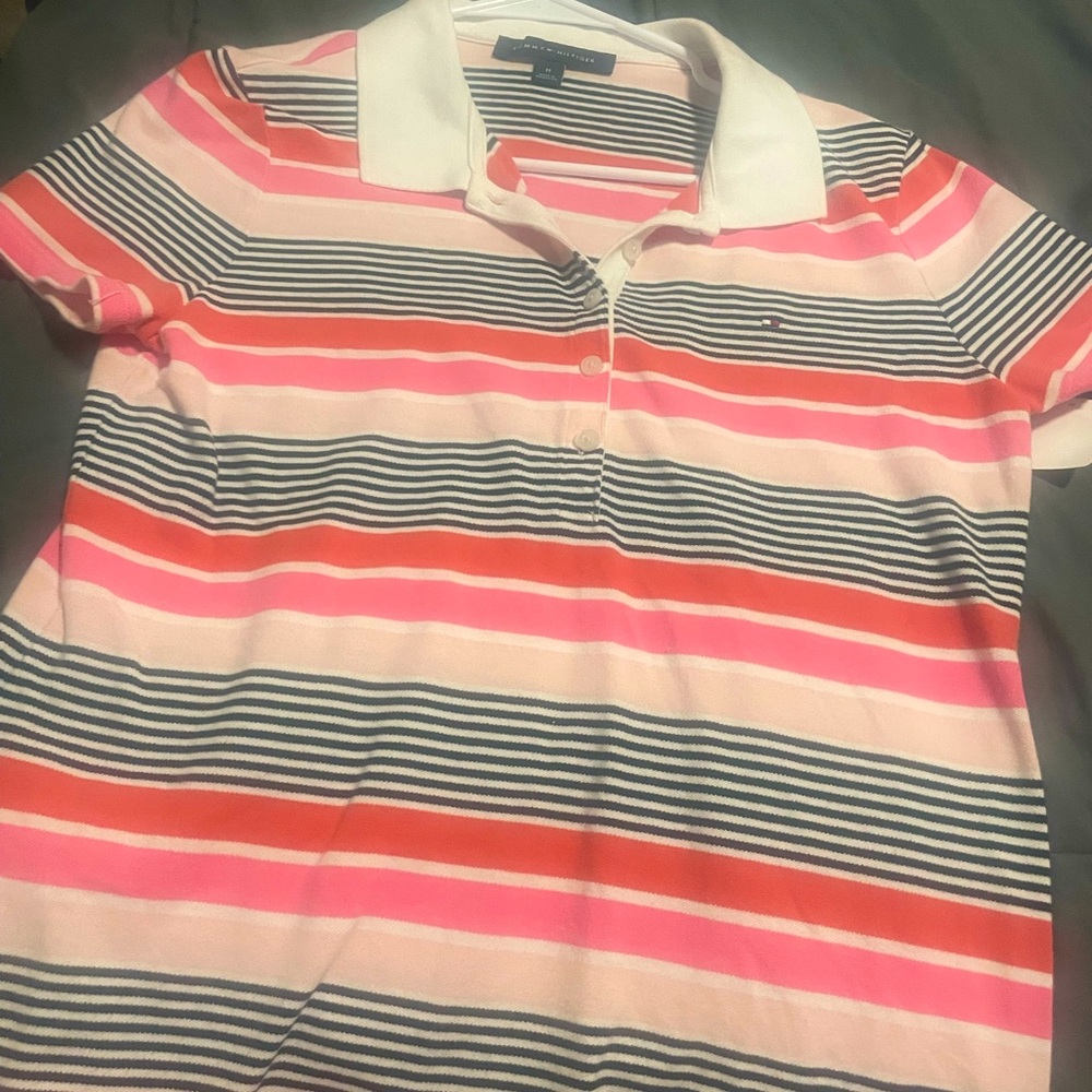 Size medium shirt Tommy Hilfiger with new